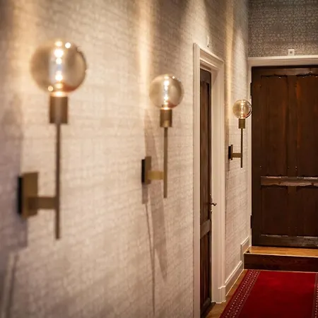 Chateau Hotel 4*