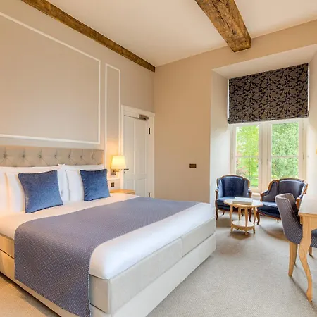 Chateau Hotel 4*